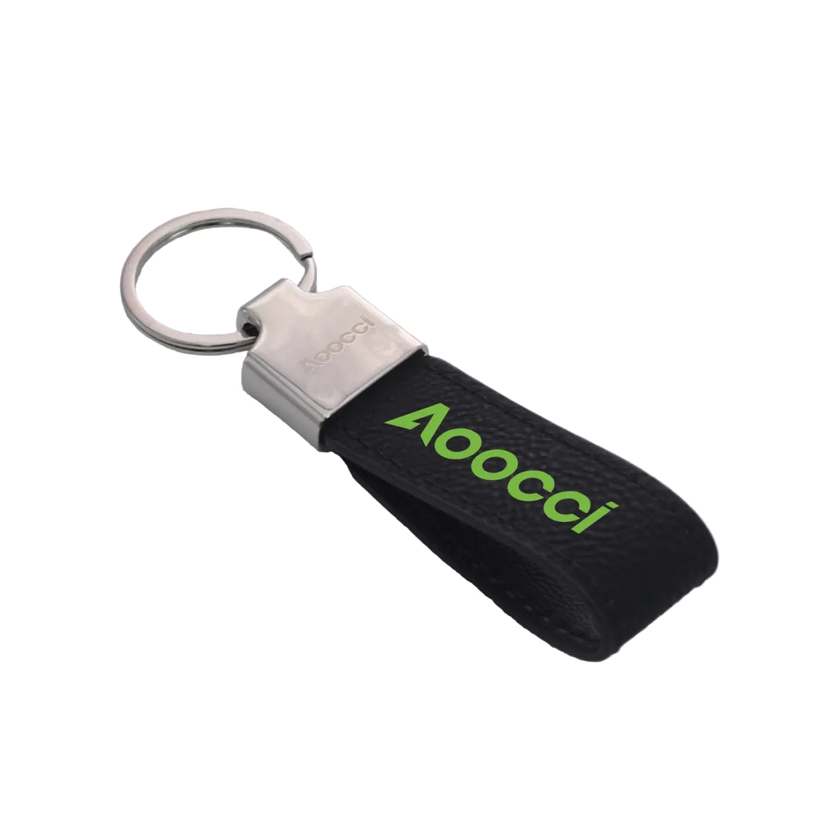 AOOCCI-sleutelhanger met zwarte lus, zilverkleurige ring en groene opdruk.